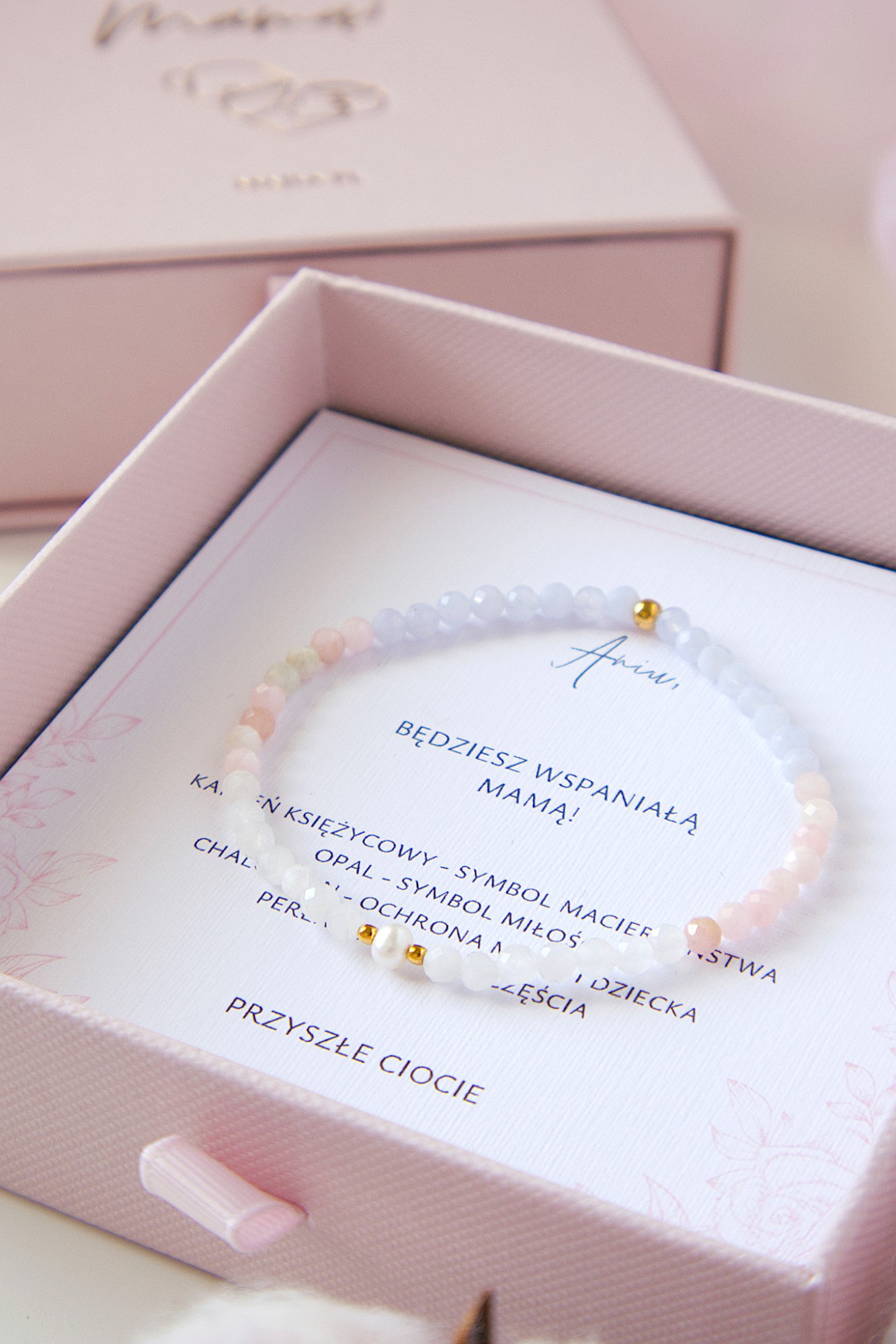 Bransoletka na gumce dla przyszłej mamy baby shower perła opal różowy kamień księżycowy chalcedon