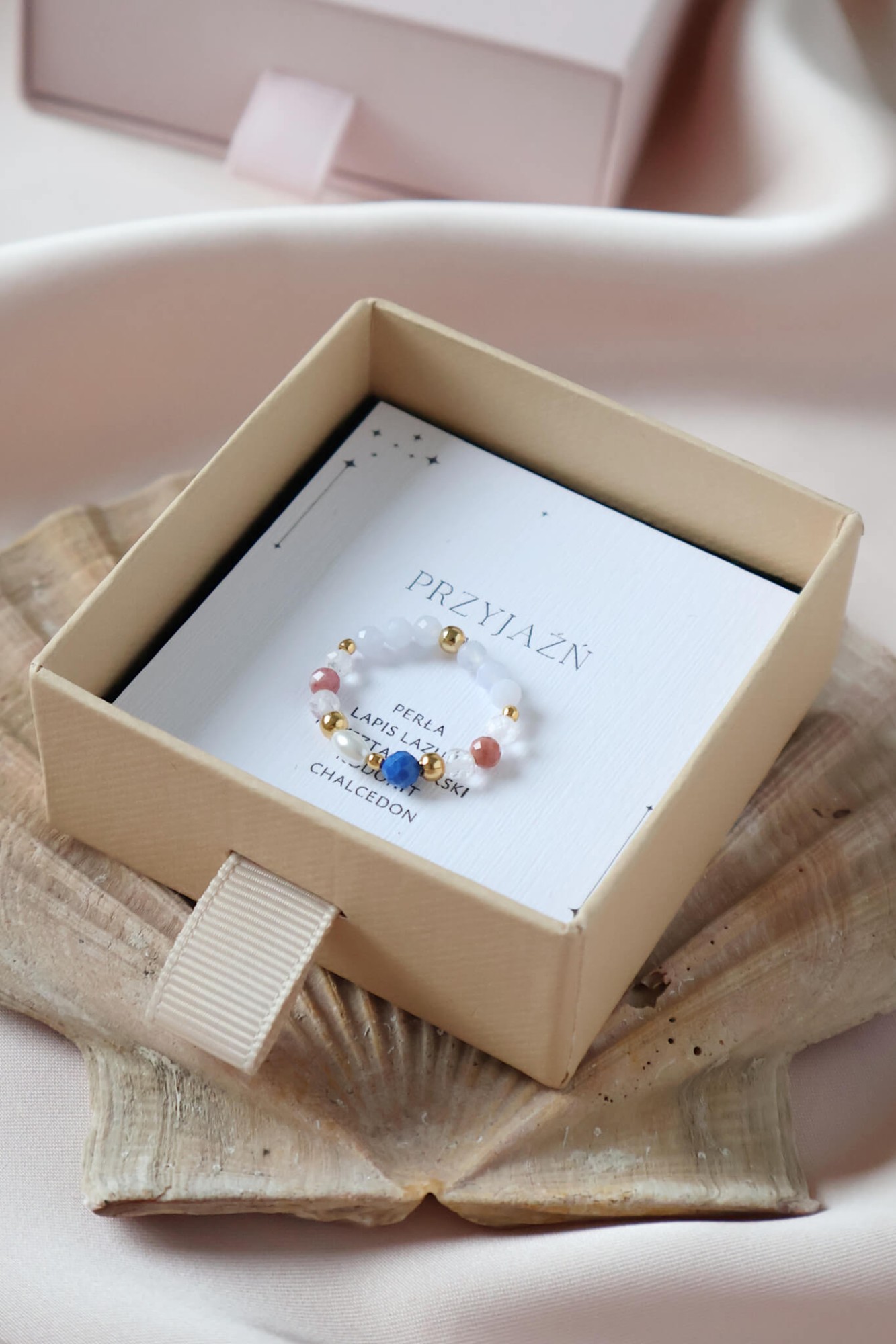 Pierścionek elastyczny talizman Przyjaźń | lapis lazuli, perła, rodonit, kryształ górski, chalcedon